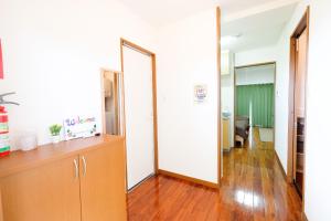 Fotografie z fotogalerie ubytování Yomitan Ocean View Apartment 402 v destinaci Yomitan