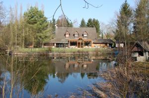 Photo de la galerie de l'établissement AUBERGE du BORD des EAUX - Demi-pension assurée sur réservation, à Saint-Amand-les-Eaux