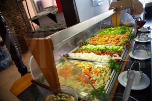 Comida en o cerca de este hotel