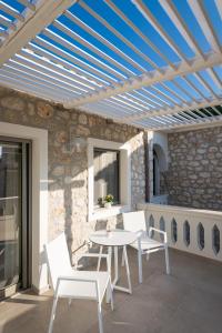 Balkón alebo terasa v ubytovaní Anemolia Parga Suites