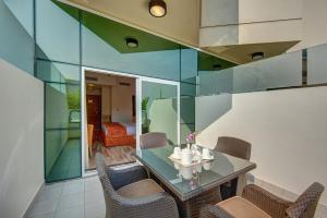 Posezení v ubytování Al Khoory Executive Hotel, Al Wasl