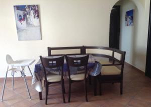 Posezení v ubytování LILACS GARDEN - Cabo Negro - Connexion TRES HAUT DEBIT