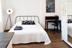 Posteľ alebo postele v izbe v ubytovaní Old Town Studio Apartment