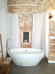 Foto da galeria de Suite Independiente de 45 m2 con bañera en pleno casco viejo em Altea