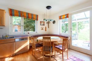 Kuchyň nebo kuchyňský kout v ubytování Ferienhaus Grohs + 22 fotografií