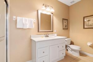 Ein Badezimmer in der Unterkunft Orlando Resort Rentals at Universal Boulevard