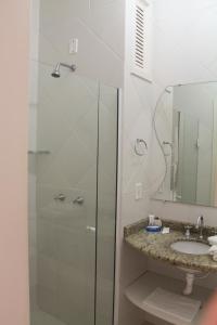 Ett badrum på Hotel Porto de Paz - Shantiniketan