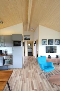 Η κουζίνα ή μικρή κουζίνα στο Blue View Cabin 5A With private hot tub
