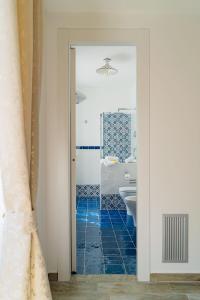 A bathroom at Lemon Factor Sorrento