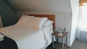 Gallery image of Pine Hill Arms Hotel in Pine Hill