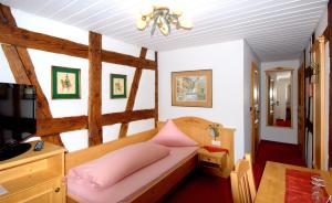 Postel nebo postele na pokoji v ubytování Seehotel Schäpfle