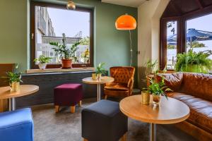 Posezení v ubytování BE BIO Hotel be natural - direkt am Wasser
