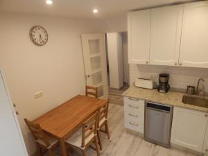 A kitchen or kitchenette at San Jose Blue