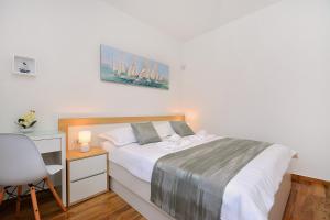 Postel nebo postele na pokoji v ubytování Villa Kami - 4 stars villa, Heated pool
