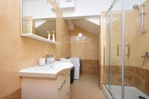 Koupelna v ubytování Villa Kami - 4 stars villa, Heated pool