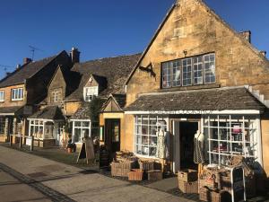 Gallery image of Staddlestones Broadway in Broadway