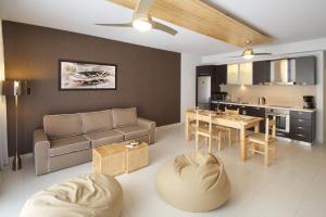 Kuchyň nebo kuchyňský kout v ubytování G.Living 365 + 19 fotografií
