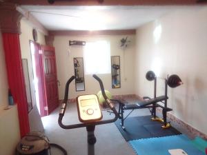 Gimnasio o equipo deportivo en La Delphina Bed and Breakfast Bar and Grill