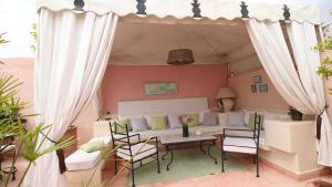 Posezení v ubytování Riad Kasbah Baraka