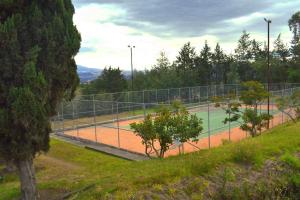 Tenis a/nebo squash v ubytování Quito Airport Suites Hotel nebo okolí