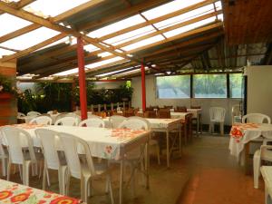 Restavracija oz. druge možnosti za prehrano v nastanitvi Finca Hotel Nutabes