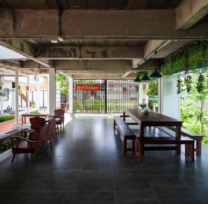 En restaurant eller et andet spisested på Krodyle Mindfulness House