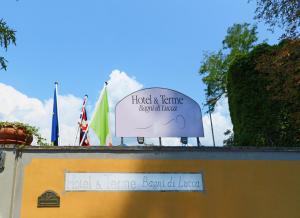 Certifikát, hodnocení, plakát nebo jiný dokument vystavený v ubytování Hotel & Terme Bagni di Lucca