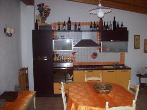 A kitchen or kitchenette at Villa Veronica