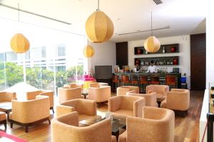 Lounge nebo bar v ubytování Pegasus Reef - A Beach Resort in Colombo