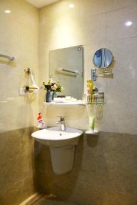 Phòng tắm tại A25 Hotel - 109 Trúc Bạch
