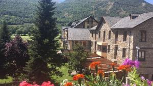 Nespecifikovaný výhled na hory nebo výhled na hory při pohledu z hotelu