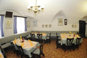 Restaurace v ubytování Guesthouse Stari Mayr