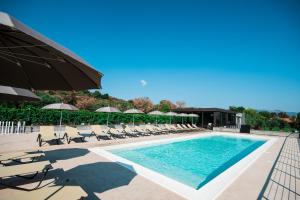 Piscina di Firriato Hospitality Cavanera Etnea Resort & Wine Experience o nelle vicinanze