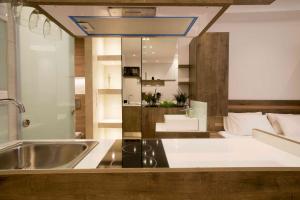 Gallery image of Electra & Myrto Apartments in Athens