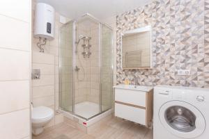 Ванная комната в Metro Krasny Prospekt Apartment