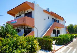Gallery image of Kyriakos Studios in Afantou +37 photos