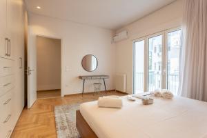 Zdjęcie z galerii obiektu Exquisite HiEnd 3bdr 4th flr Top Kolonaki spot w Atenach