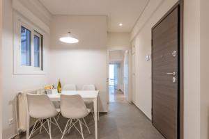 Zdjęcie z galerii obiektu Exquisite HiEnd 3bdr 4th flr Top Kolonaki spot w Atenach