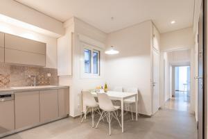 Zdjęcie z galerii obiektu Exquisite HiEnd 3bdr 4th flr Top Kolonaki spot w Atenach