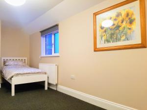 Postel nebo postele na pokoji v ubytování Big, Beautiful, Cosy Falmouth House