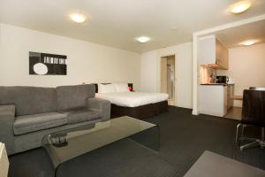 Galeriebild der Unterkunft Plum Serviced Apartments Carlton in Melbourne