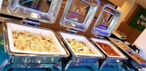 Makanan di atau berdekatan inn ini