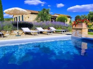 The swimming pool at or close to Villa S.Anna