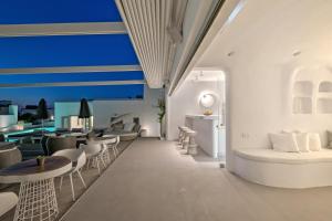 Posedenie v ubytovaní Lilly Residence-All Sea View Suites, Adults Only