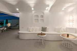 Posedenie v ubytovaní Lilly Residence-All Sea View Suites, Adults Only