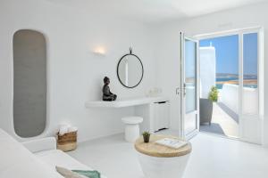 Kúpeľňa v ubytovaní Lilly Residence-All Sea View Suites, Adults Only