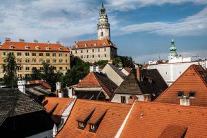 Linna Český Krumlov üldine vaade või majutusasutusest Hotel Ebersbach pildistatud vaade