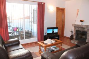 TV a/nebo společenská místnost v ubytování Casa Soleada Holiday Fully private Villa