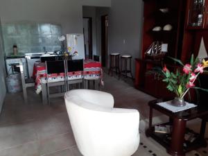 Η κουζίνα ή μικρή κουζίνα στο Villa Orazio Prainha