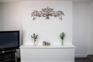 Imagen de la galería de Fantastic Large House with Private Parking, en Bradford